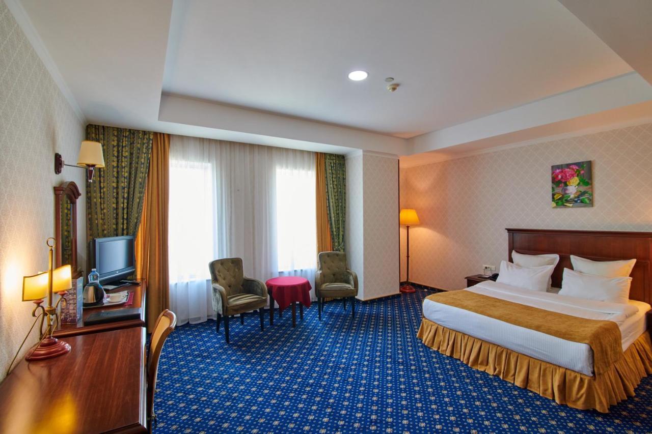 Grand Hotel Victory Актау Экстерьер фото