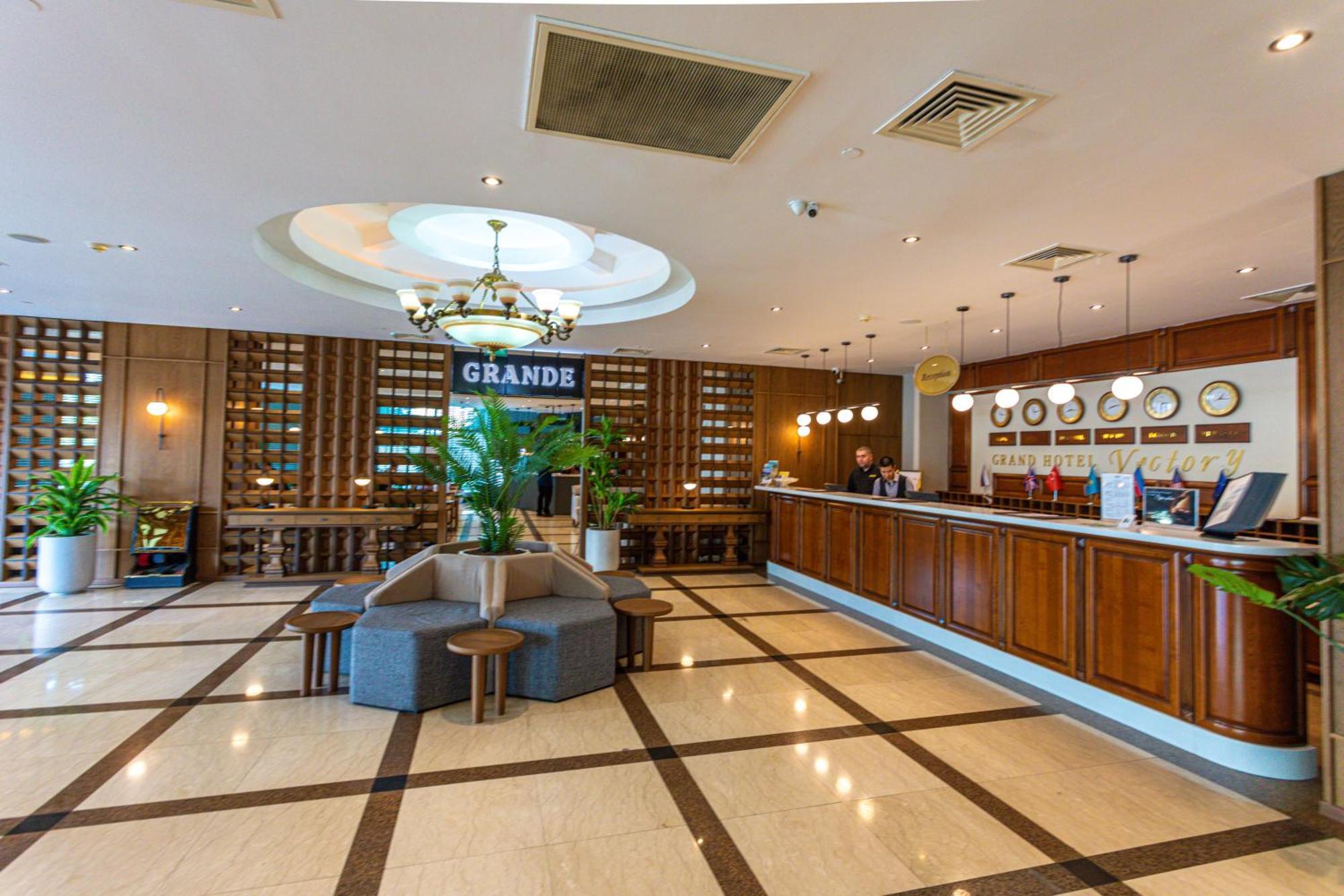 Grand Hotel Victory Актау Экстерьер фото Lobby