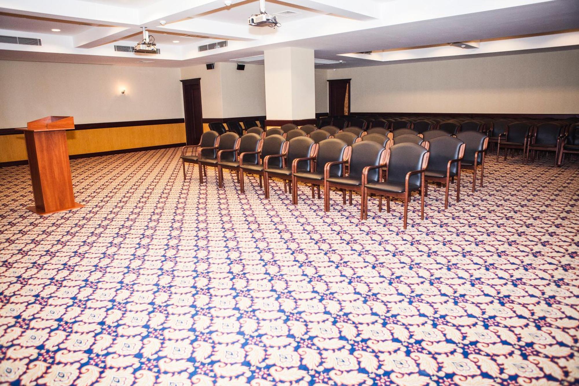 Grand Hotel Victory Актау Экстерьер фото The auditorium