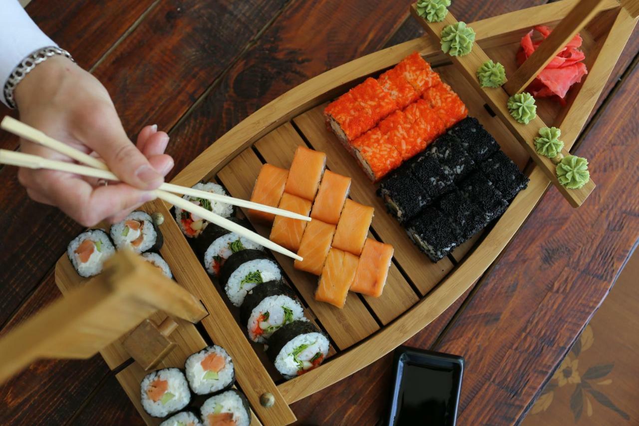 Grand Hotel Victory Актау Экстерьер фото Sushi